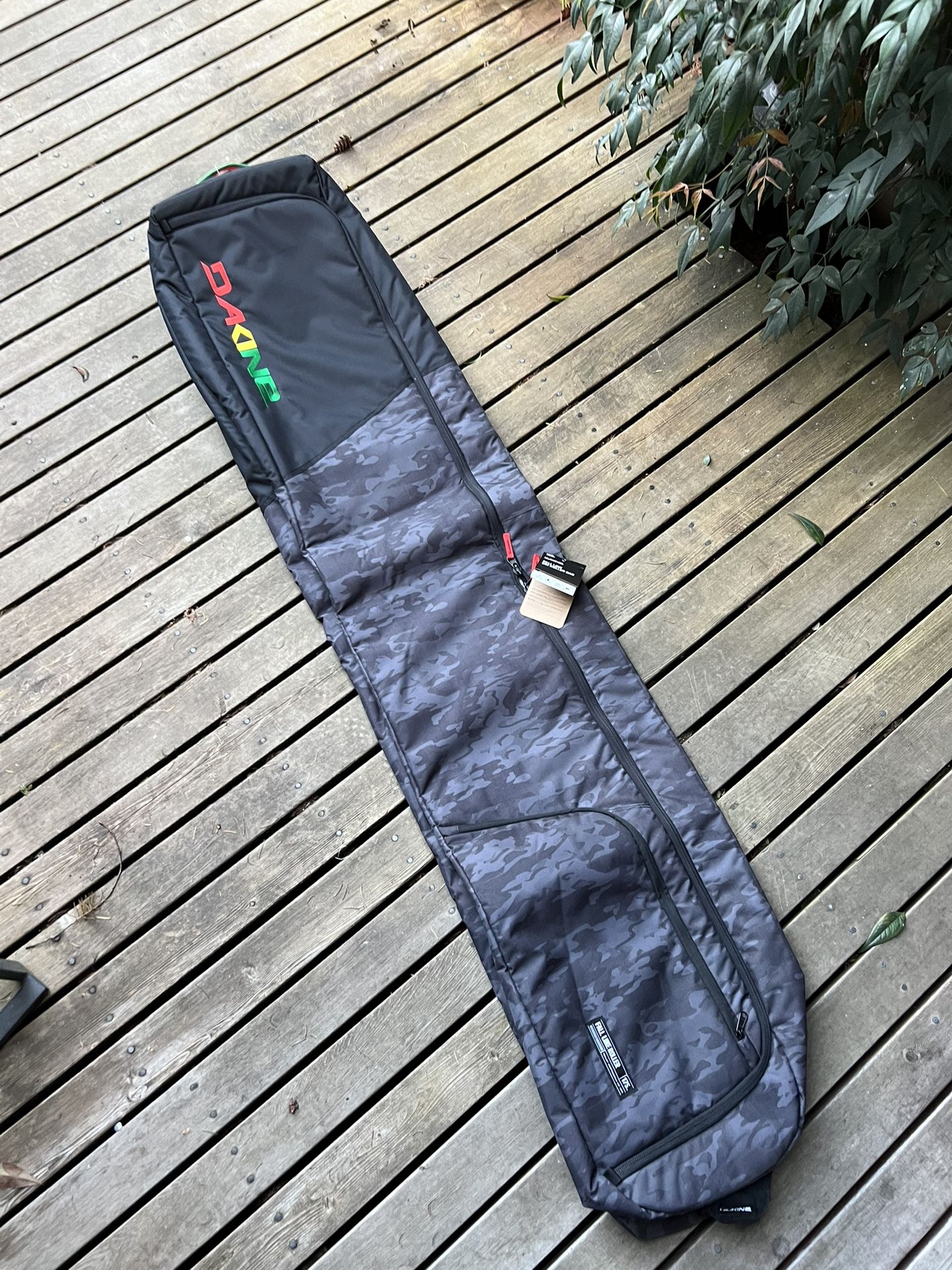175cm NEW Dakine Waterproof Sealed Snowboard Rolling Travel Bag