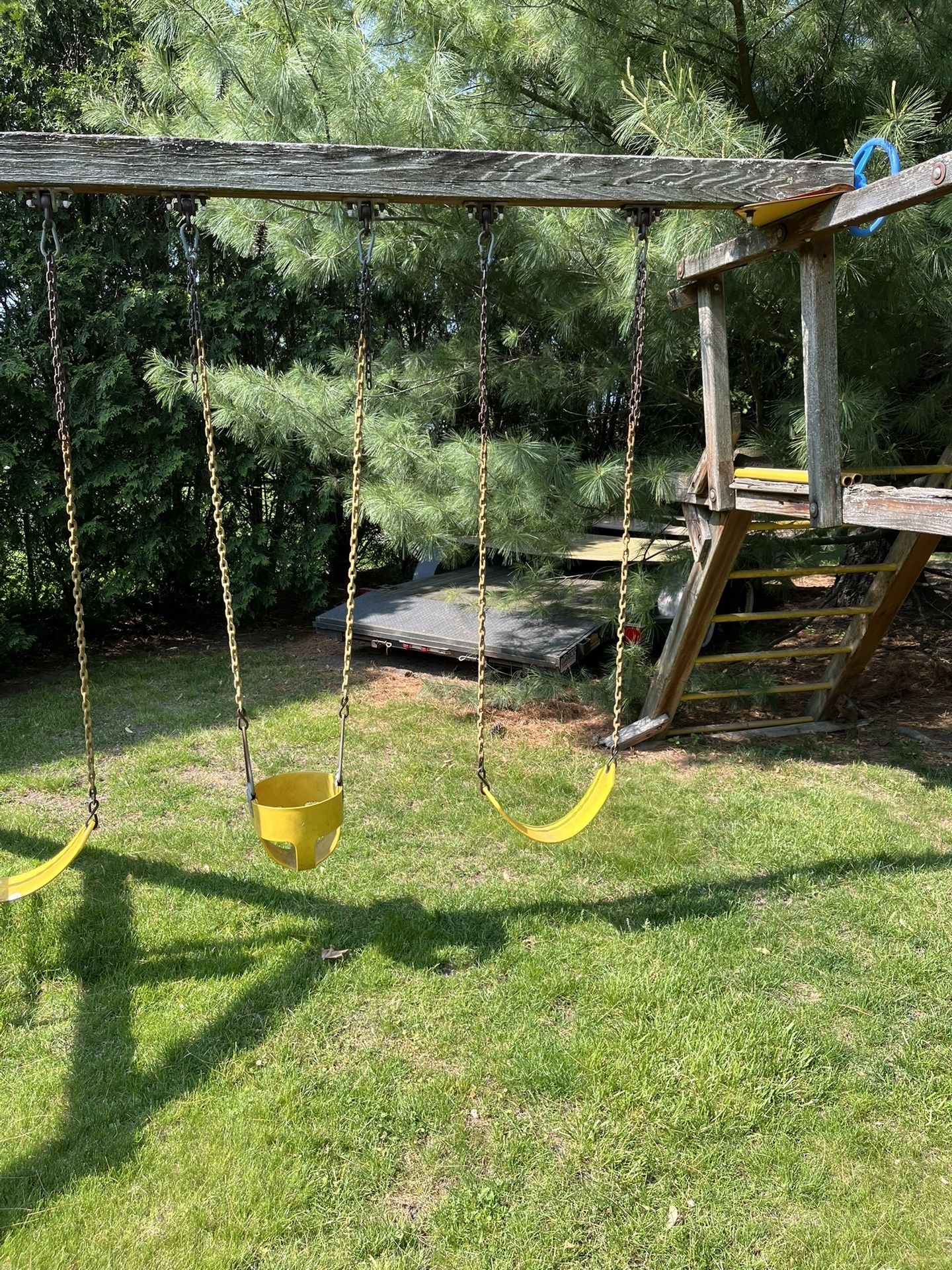 Outdoor swingset