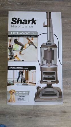 Shark Lift-Away DLX NV366 Vacuum