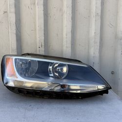 2011 2012 2013 2014 2015 2016 Volkswagen Jetta headlight headlamp right Passenger side RH USED OEM ORIGINAL