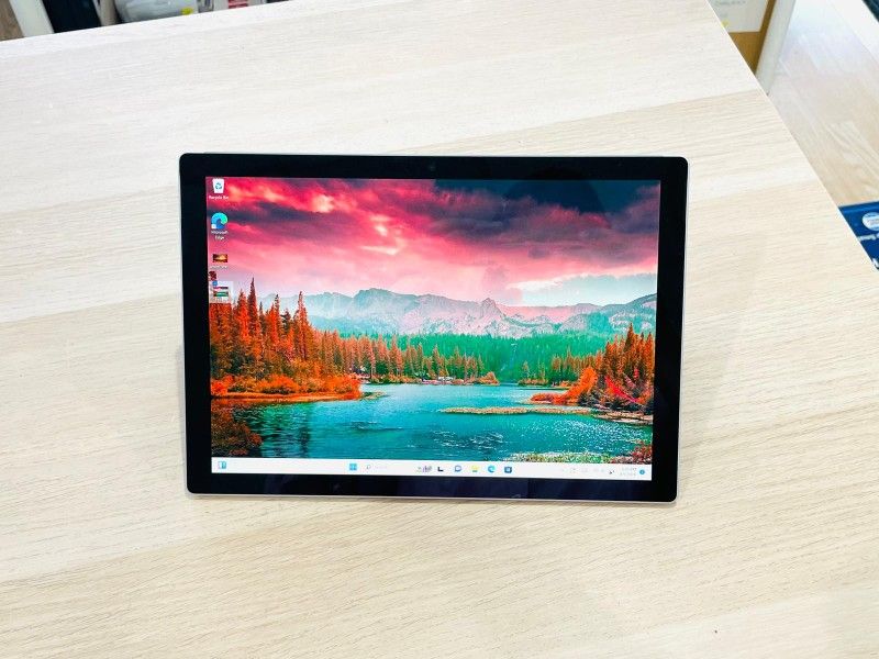 Microsoft Surface Pro 5 i5 8GB 256GB Windows 11 Pro Fully Functional
