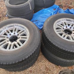 8 Lugs Truck Tires 17"