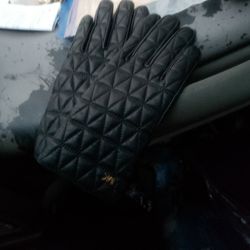 Micheal Kors Gloves Leather Black 