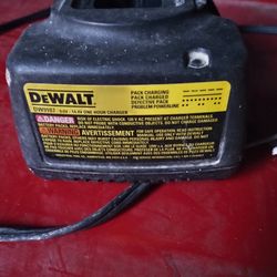 DeWalt 18 Volt Battery Charger 