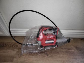 Milwaukee M18 Grease Gun
