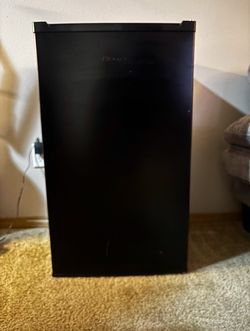 Hisense Mini Fridge
