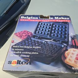 Belgian Waffle Maker SALTON Electric WM8BEL New In Box