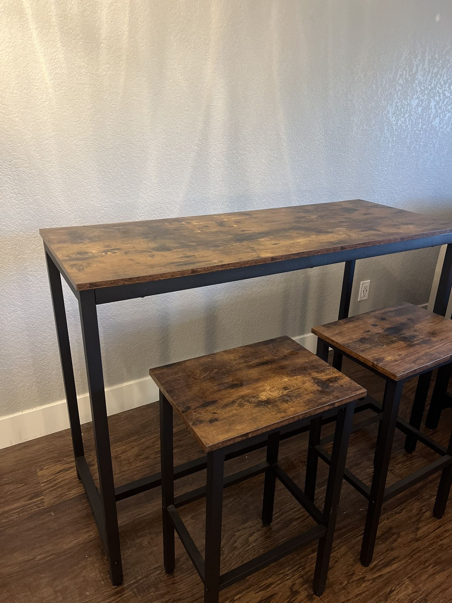 Table & Stools