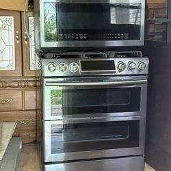 Samsung Stove And Microwave 