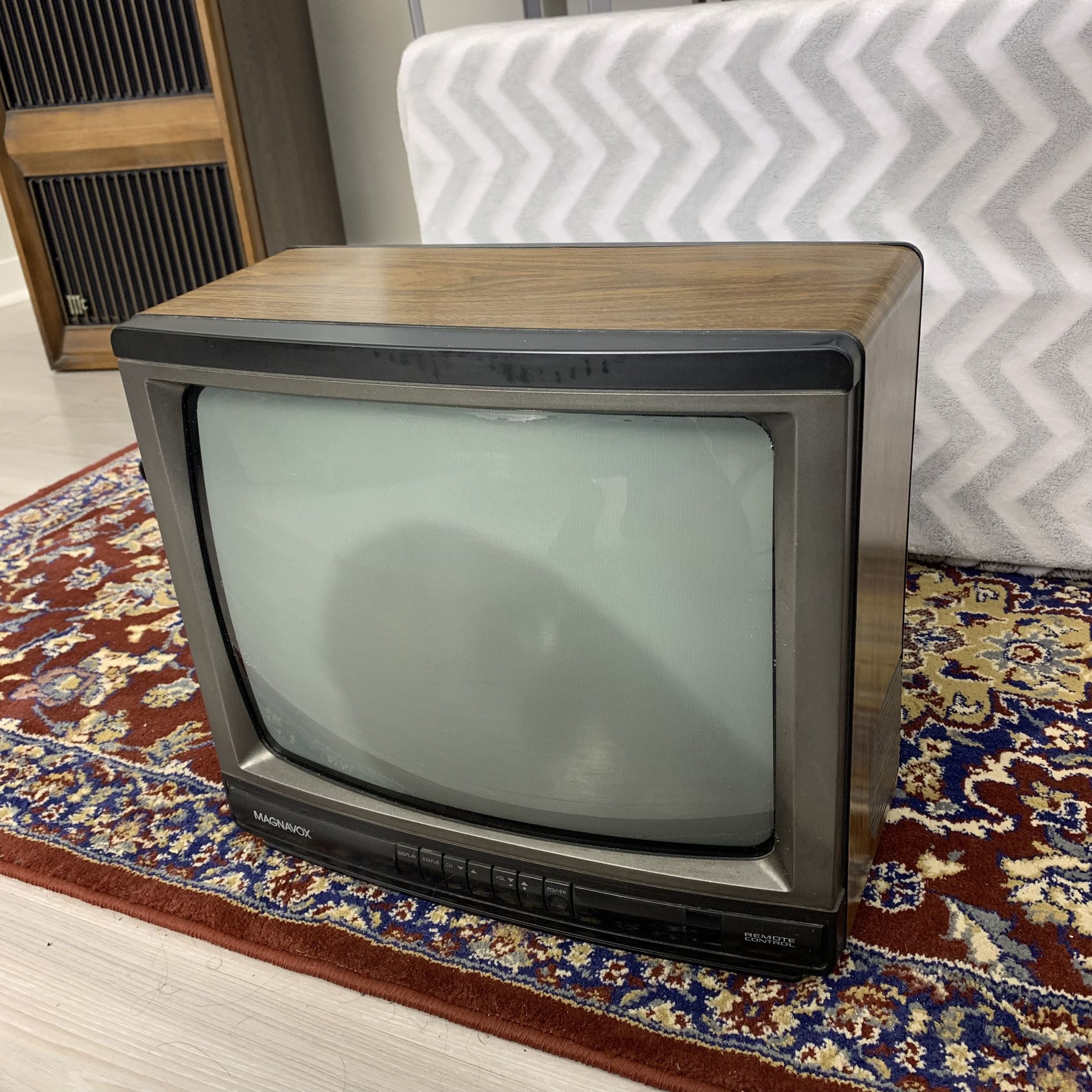 Magnavox 13" RR1337 W101 Retro Gaming CRT - Great Condition - Great Geometry