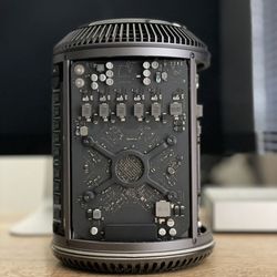 Apple Mac Pro Music Center 64ram 1TB
