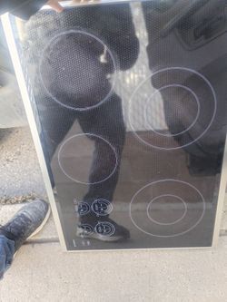 Wolf 30in electric cooktop