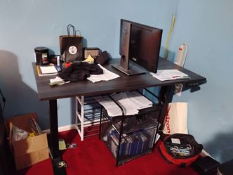 Motor powered desk