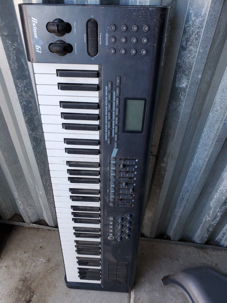 Axiom 67 Midi Keyboard
