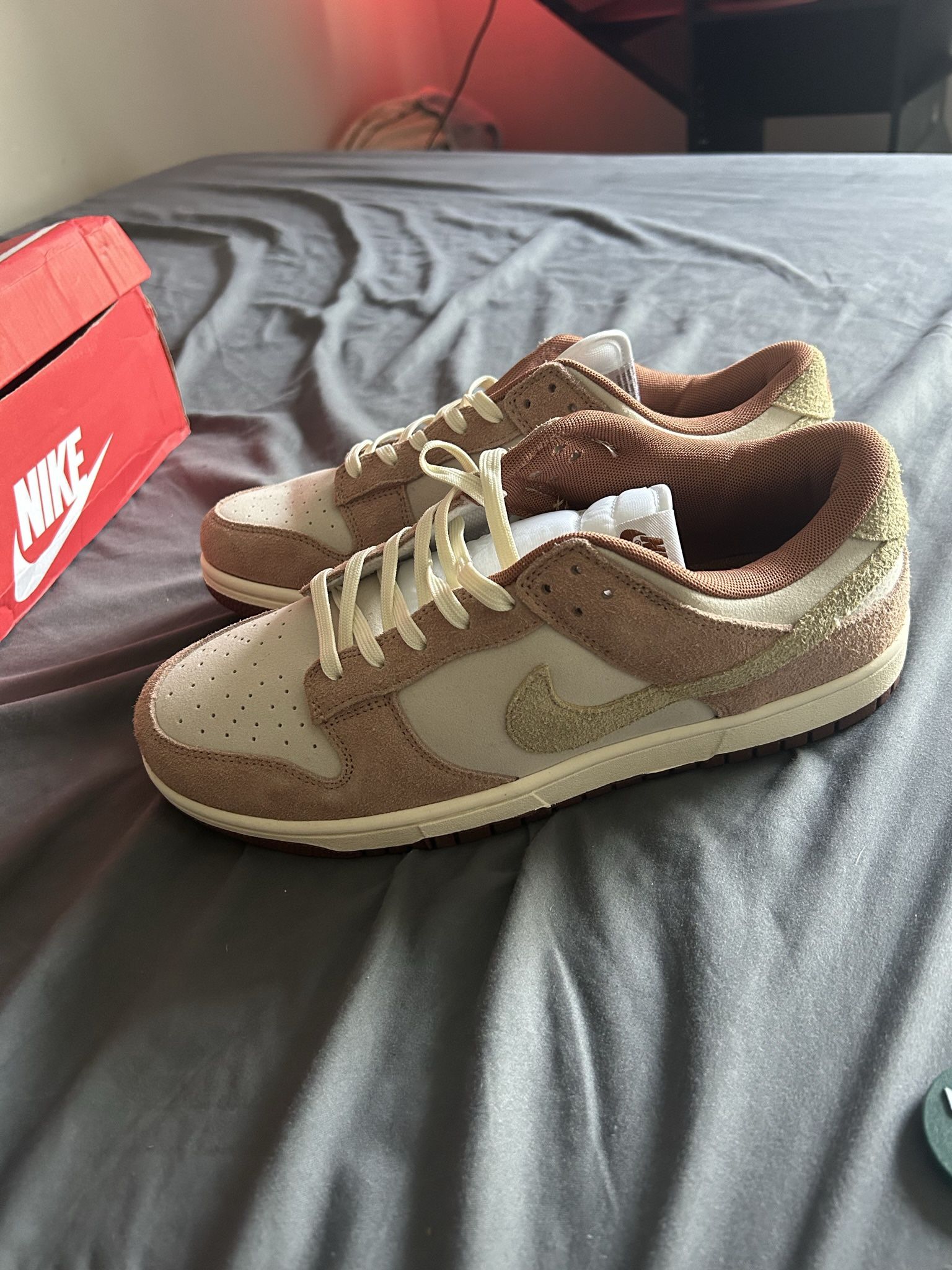 Medium Curry Dunks Size 11