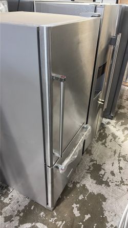 Bottom Freezer Refrigerator 