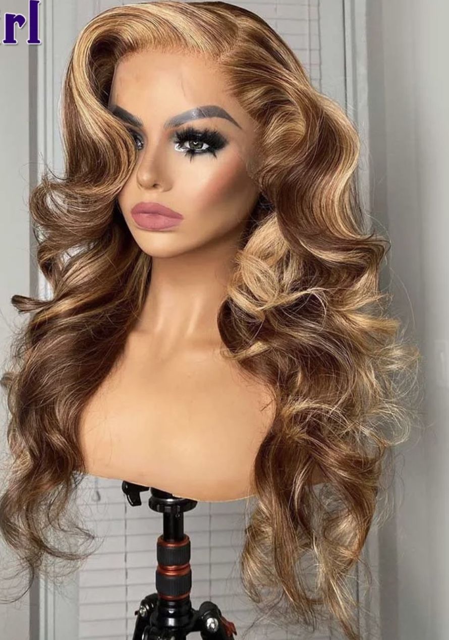 Rae Highlighted Wig