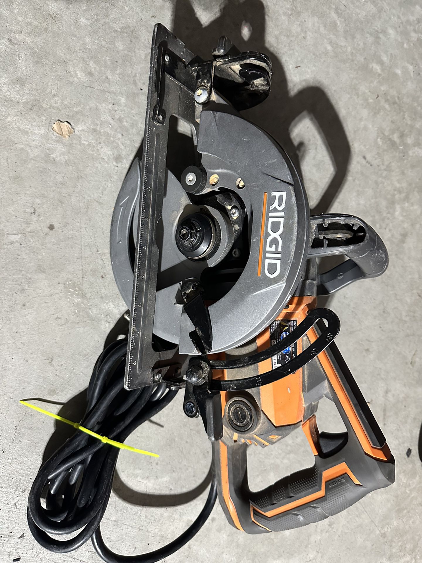 Ridgid R32104 THRUCOOL 15 Amp 7-1/4 in. Worm Drive Circular Saw. for Sale  in Pittsburg, CA OfferUp