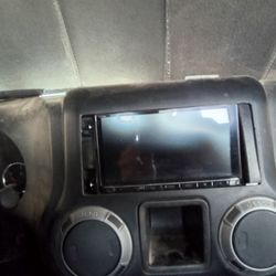 Kenwood Excelon 8 Inch Touch Screen DVD Player