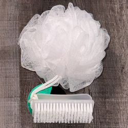 New White Loofah & Nail Brush Hygiene Set