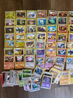 Lot of 176 Pokémon Cards