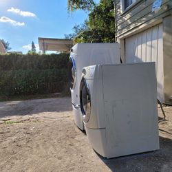  🌀 Whirlpool Washer with Pedestal + Maytag Dryer – High Efficiency Set – $300 OBO 🌀 
