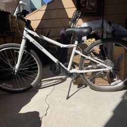 Decalthon riverside 100 24 inch bike