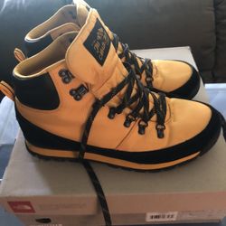 The North Face Boots $80