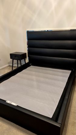 Queen Cortina Black Upholstered Platform Bed Frame – City Furniture + FREE Nightstand