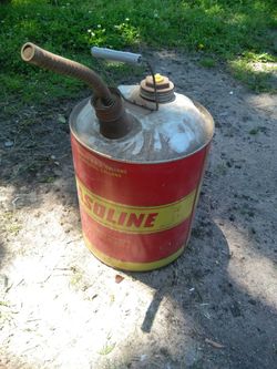 Vintage.edcan.5.gallon.gas.can.very.usefull.30.obo.great.deal