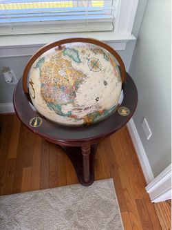 Globe on stand with wheels