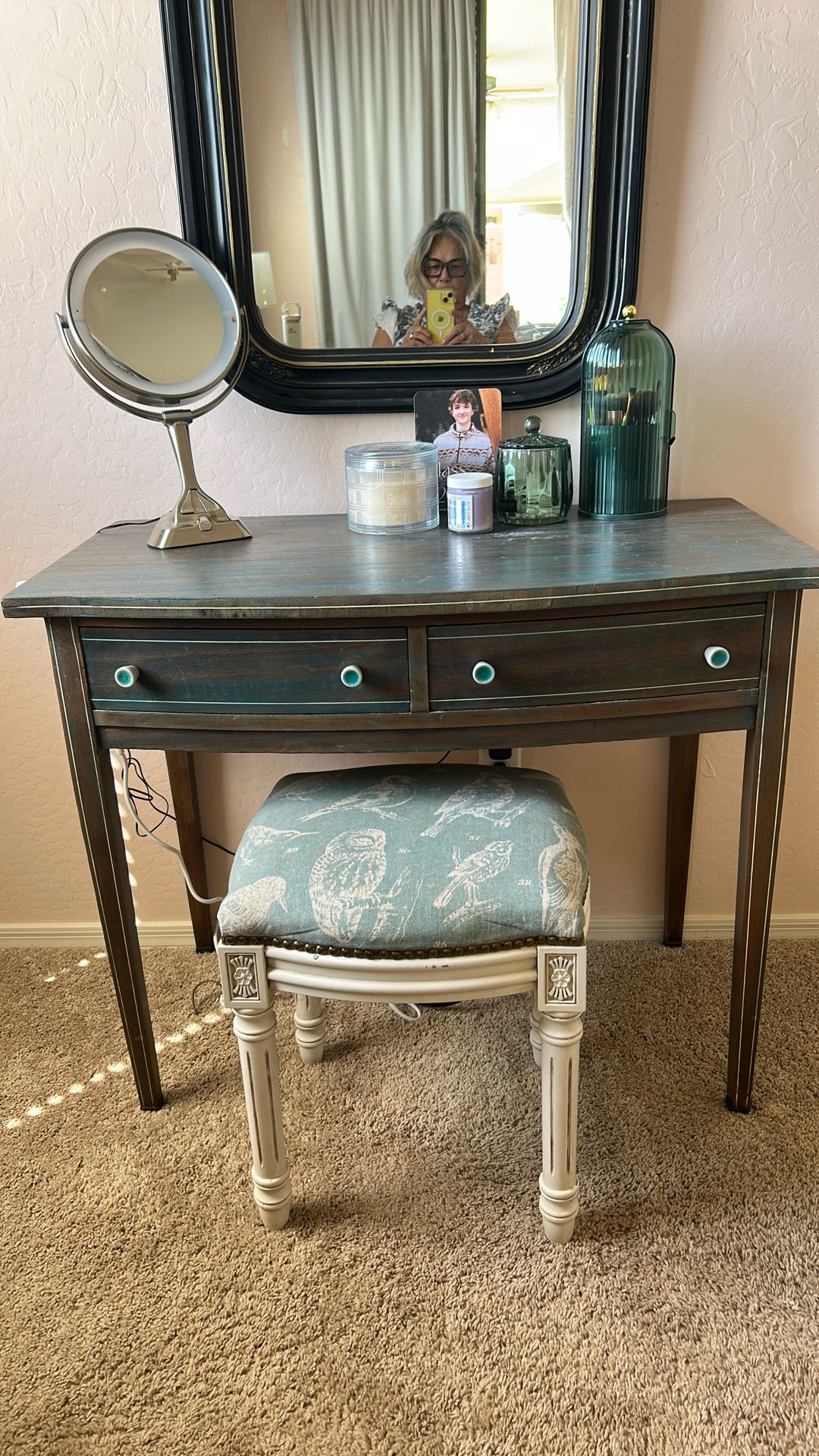 Cute Desk/ Make Up Table With Stool