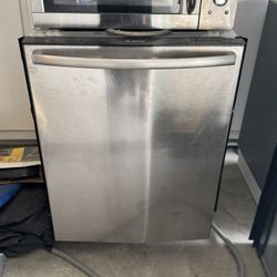 Bosch Dishwasher - $100 OBO 