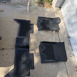 Toyota Tacoma 3rd gen floor and bed mats
