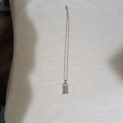 jade pendant necklace 