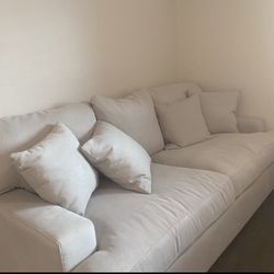 Couch and loveseat/couch