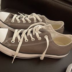 Converse Men’s Size 8