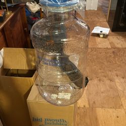 6.5 Gallon beer fermenter (home Brewing)