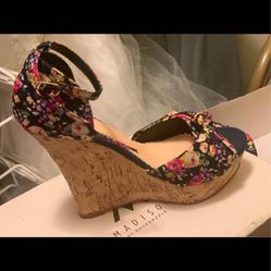 Wedge Shoes Like New Size 9