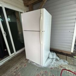 White Kenmore Refrigerator