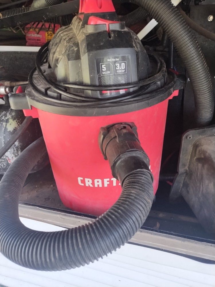 Craftsman's 5 Gallon Wet Dry Shop Vac And Small Air Compressor 35 A Piece Or $50 For Both