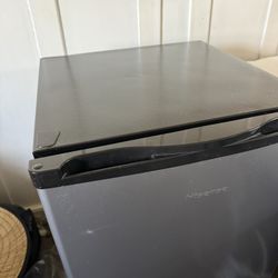 Hisense Mini Fridge 