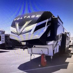 2021 TRITON 4271  TOYHAULER 