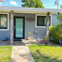 Casa Disponible Para El 5 De Abril $2600 Todo Incluido