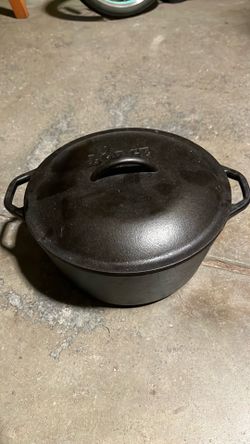 Lodge 5qt cast iron Dutch oven