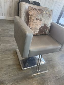 Salon Chair