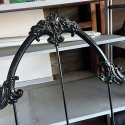 Iron Bed Very Nice Black Queen