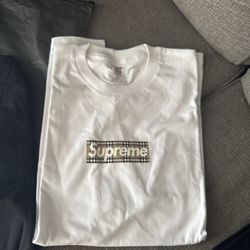 White supreme x Burberry XL
