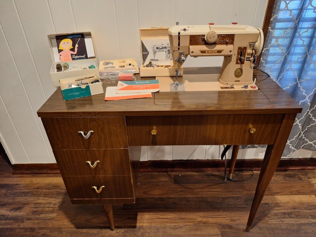 Vintage 1959 Singer Sewing Machine