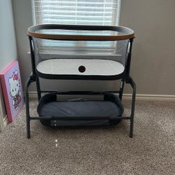 Maxi Cosí bassinet 
